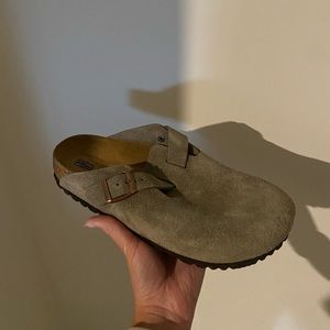 NWT Birkenstock Boston in Taupe Suede Narrow Fit